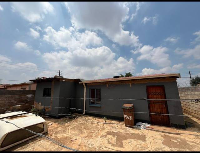 3 BEDROOM HOUSE FOR SALE IN PROTEA GLEN